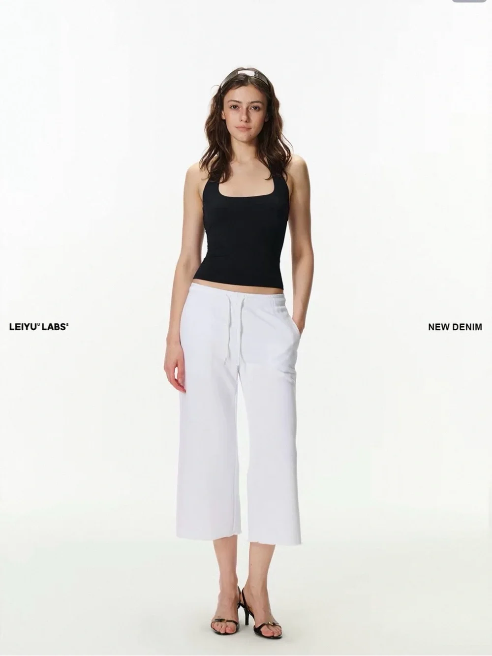 Cropped capri sweatpants long shorts in white